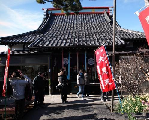 日本过新年逛庙会 日本过新年逛庙会