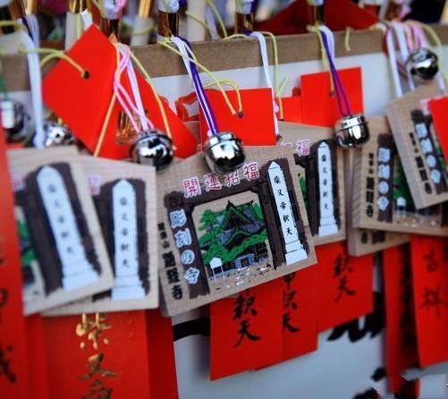 日本过新年逛庙会 日本过新年逛庙会